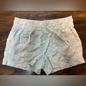 Denver Hayes linen shorts